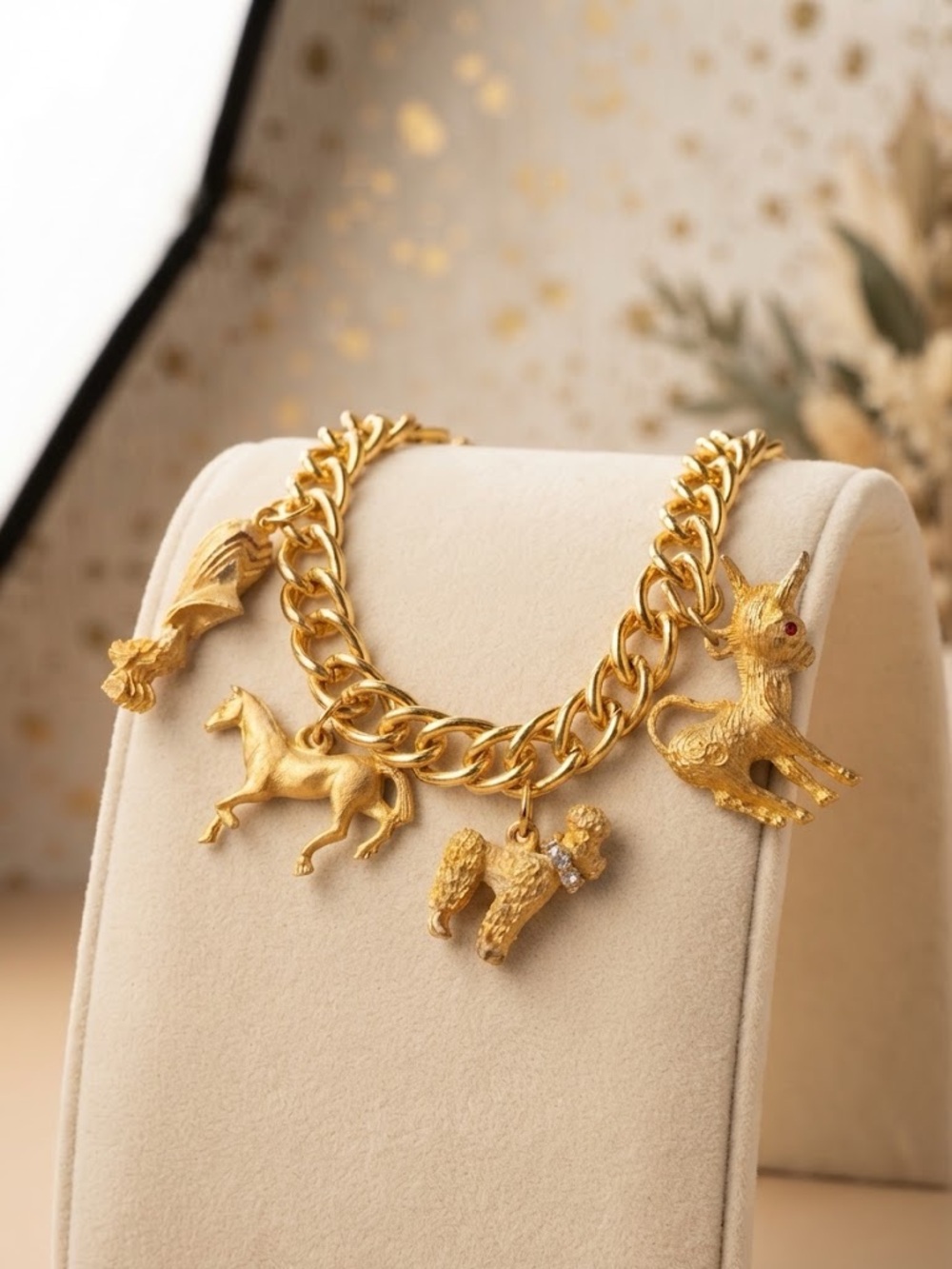 Gold Tone Vintage Style Animal Charm Bracelet